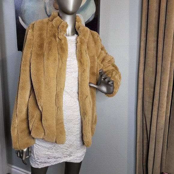FAUX FUR COLLARED LONG SLEEVE JACKET - Picture 1 of 6